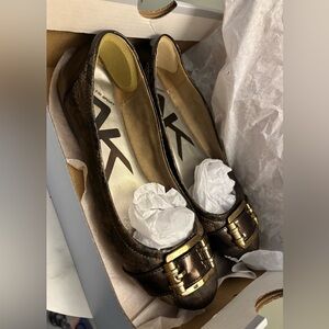 Anne Klein Metallic Brown Flats! Sz 6